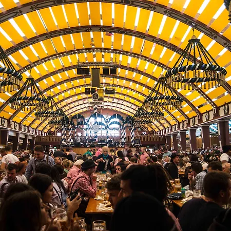 مكان تخييم Oktoberfest Party ميونيخ