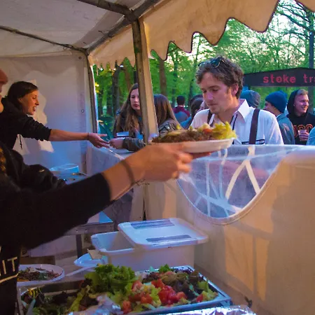 مكان تخييم Oktoberfest Party 2*