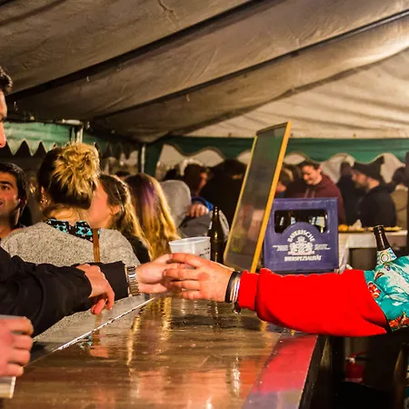Oktoberfest Party Experience Kamp alanı Münih