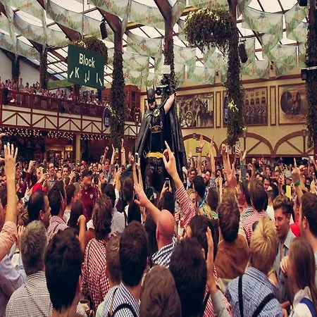 Oktoberfest Party Experience Kamp alanı