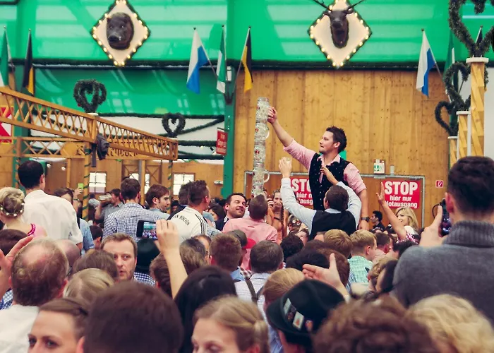 Oktoberfest Party Camping München